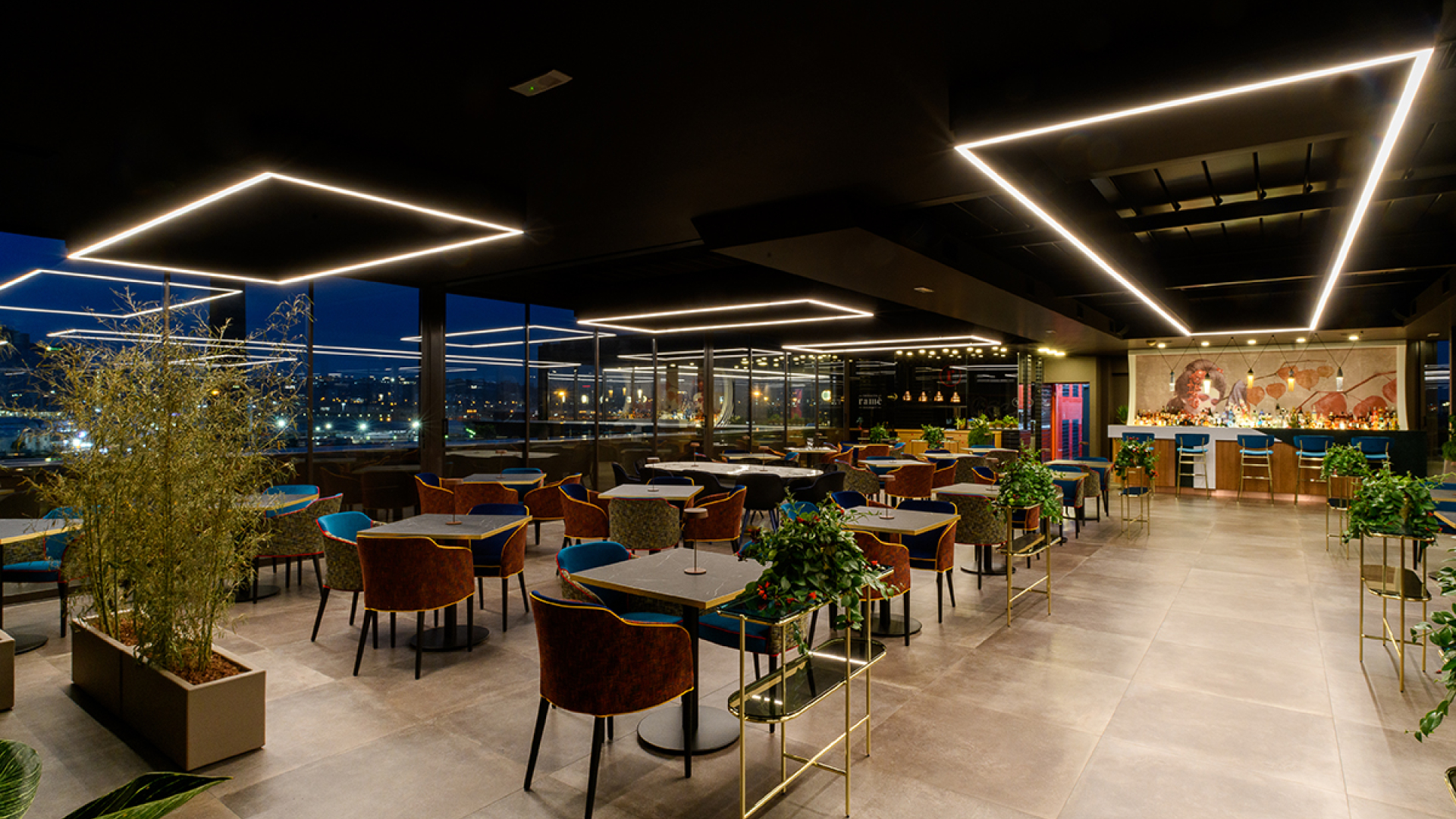 Foto Illuminazione per ristoranti un mix tra estetica e funzionalità